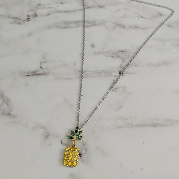 Pineapple rhinestone necklace silver - Picture 4 of 5